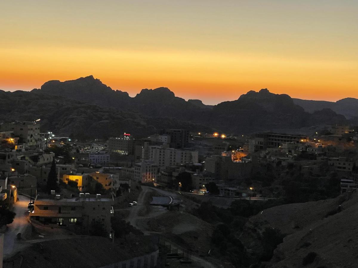 Petra Heart Hotel Wadi Musa Exterior foto